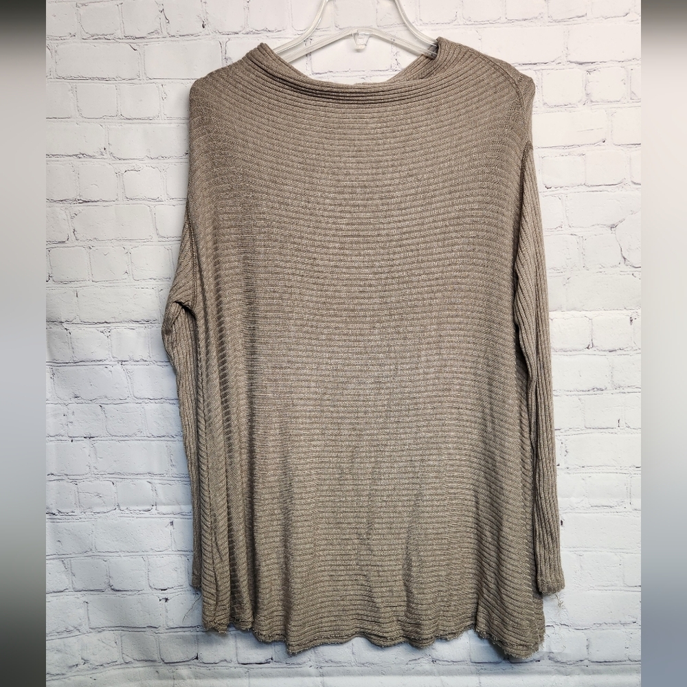 We The Free/ Ribbed Split Back Top - image 1